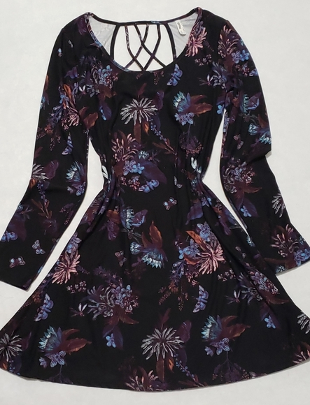 Mudd Dresses & Skirts - Mudd Black Floral Long Sleeve Dress Size M